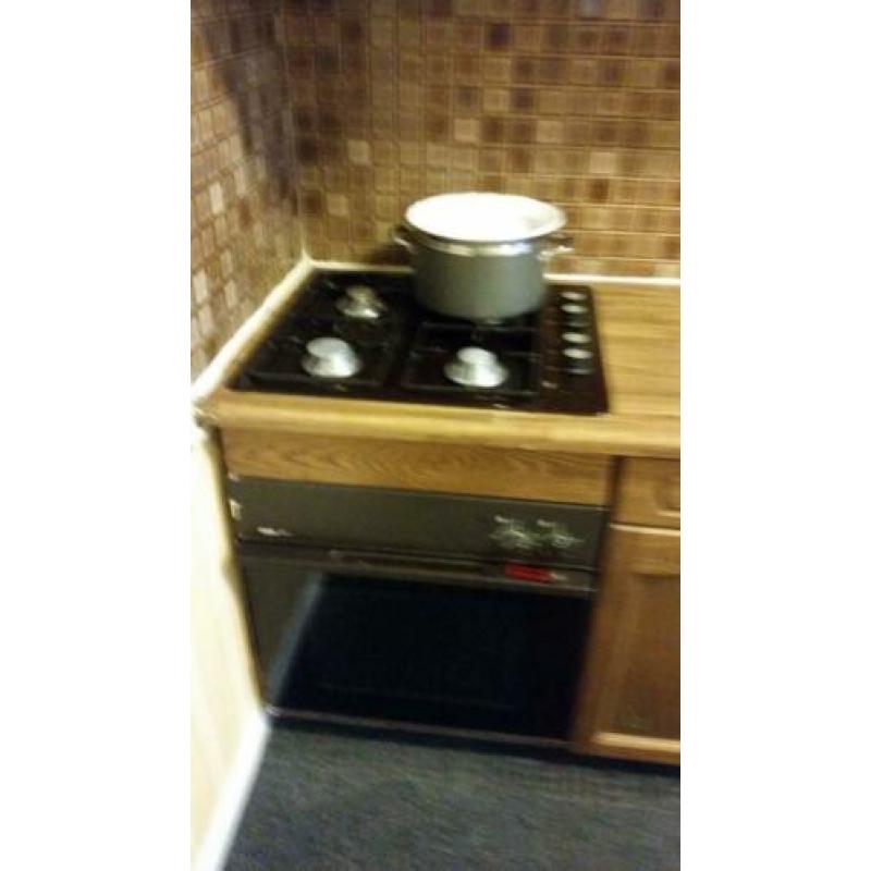 Keuken - Eikenkleurig- 4 pits -gasoven -Goede staat - € 166.