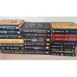 Raymond E. Feist 21 boeken bijna komplete serie. als nieuw.