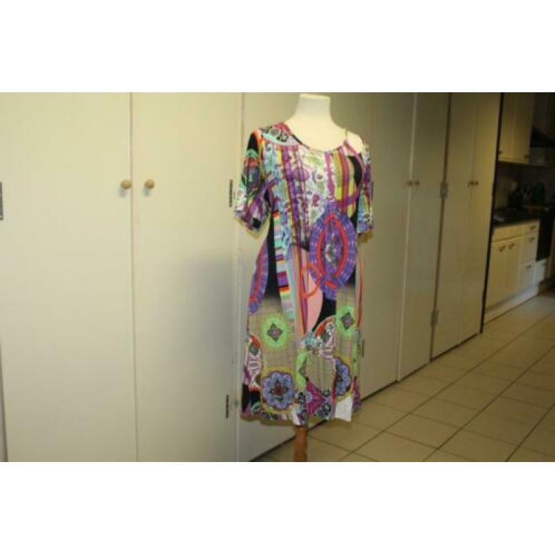 Signature vlot gekleurde stretch jurk mt 4XL
