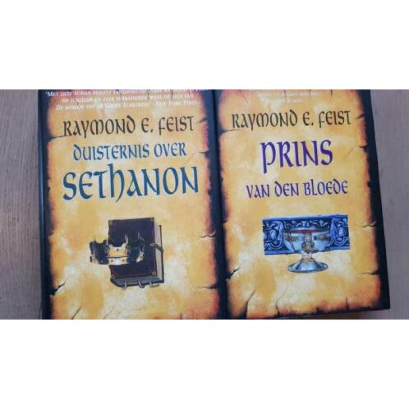 Raymond E. Feist 21 boeken bijna komplete serie. als nieuw.