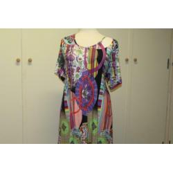 Signature vlot gekleurde stretch jurk mt 4XL