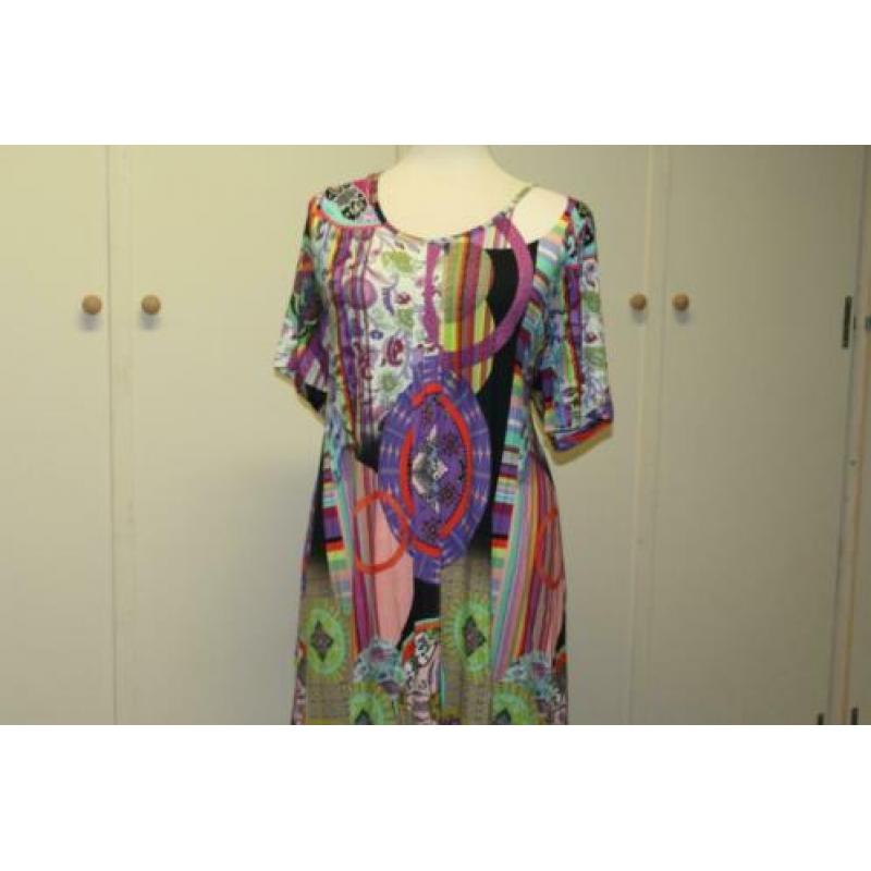 Signature vlot gekleurde stretch jurk mt 4XL