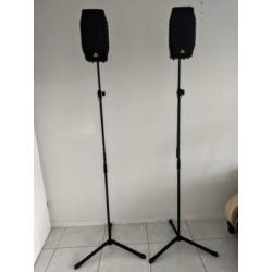Compacte Behringer PA geluidsinstallatie + micro + statieven