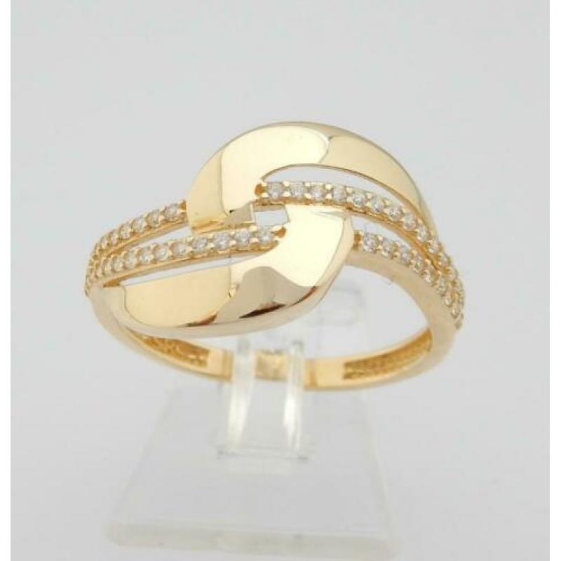 Brede 14 karaat Gouden Dames Ring met Witte Safieren M18