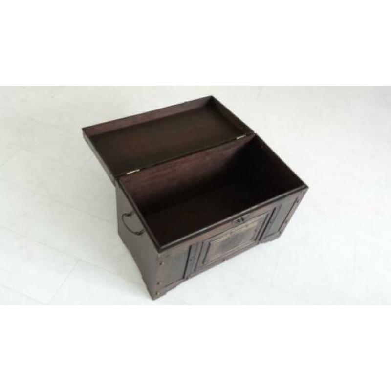 Vintage curiosa houten opbergkist bewerkt schepen koper