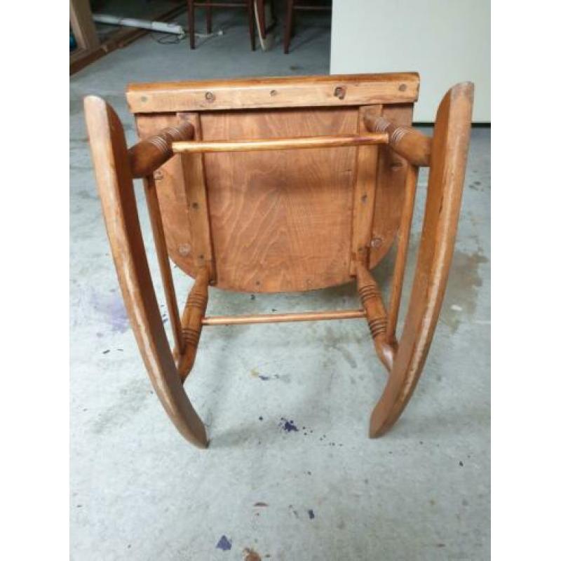 antieke schommelstoel