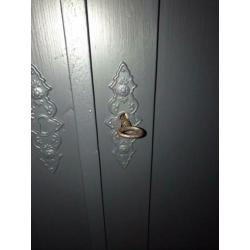 Oude stoere massief grenen kast, commode