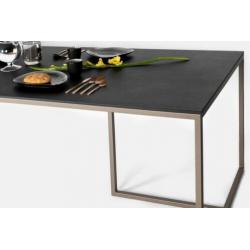 Nieuwe tafels eigen fabrikaat en ontwerp