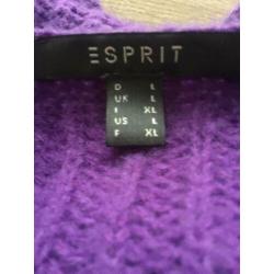 Esprit twinset in mooie kleur paars in maat L/XL.