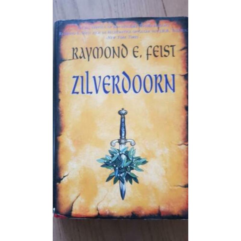 Raymond E. Feist 21 boeken bijna komplete serie. als nieuw.