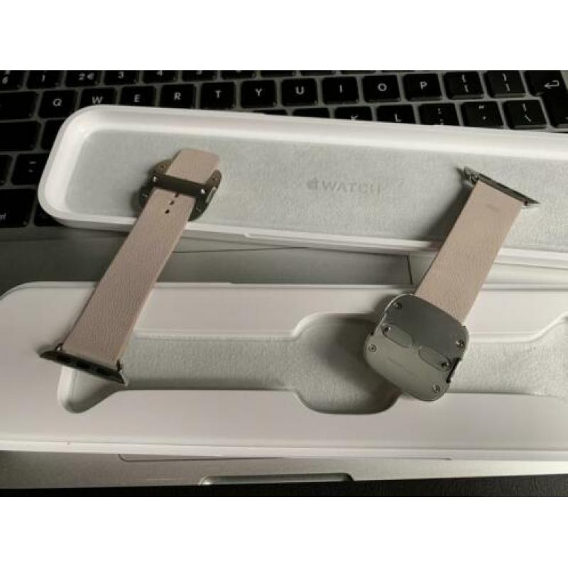 Apple Watch Modern Buckle soft pink leather 38 (40) mm
