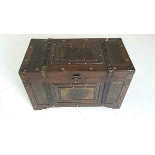 Vintage curiosa houten opbergkist bewerkt schepen koper