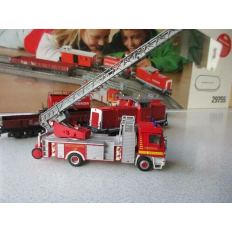 Marklin Brandweer set met digitale loc en wagons en wagen