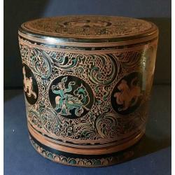 Vintage lakdoos uit birma burma Myanmar pan-yun betel nut