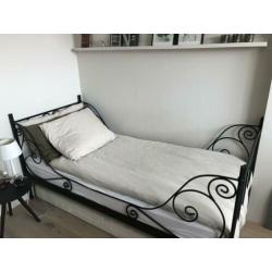 Gietijzeren bed LINEA FERREA