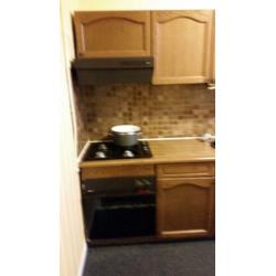 Keuken - Eikenkleurig- 4 pits -gasoven -Goede staat - € 166.