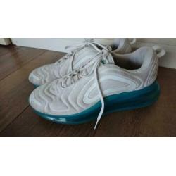 Witte sneaker van Nike airmax 720 mt 45