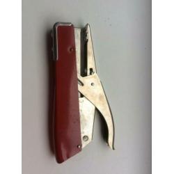 Vintage, 3 perforators en een hand nietmachine