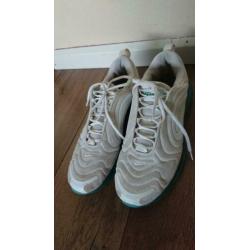 Witte sneaker van Nike airmax 720 mt 45
