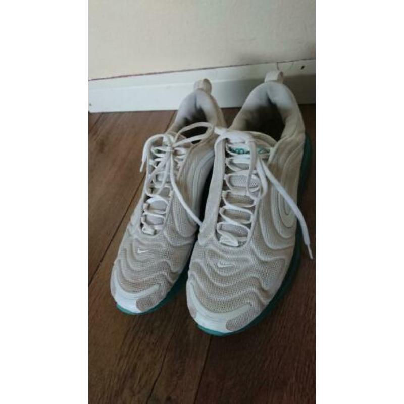 Witte sneaker van Nike airmax 720 mt 45