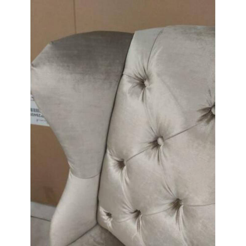 Showroom Richmond beige velvet eetkamer stoelen Daisy