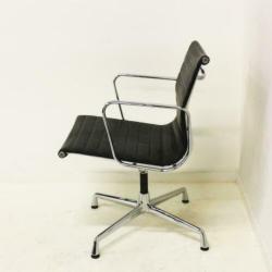 Vitra Eames EA 108 Vergaderstoelen, Design Stoelen Leer