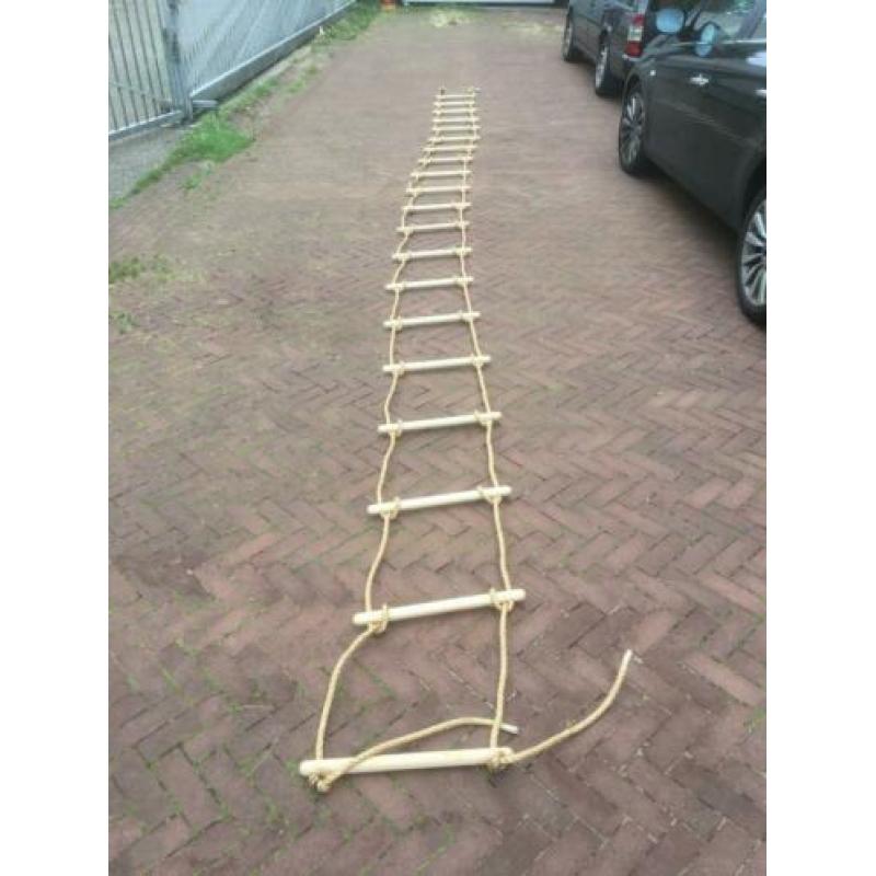 Touw(vlucht)ladder van 8 meter