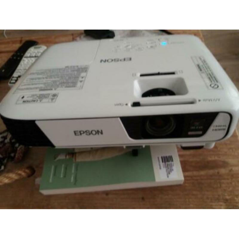 Beamer Epson EB-W31+ Projectiescherm +fire tv 2 stick