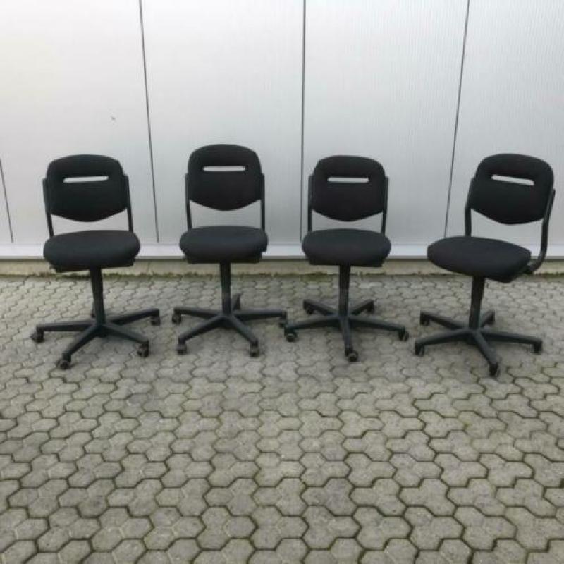 Ahrend 220 bureaustoelen met nieuwe zwarte stoffering # 402