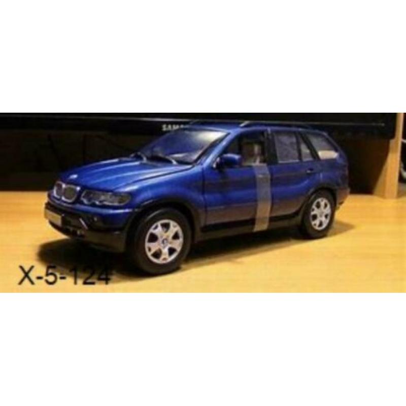 NIEUW 1:24 BMW X5 in de Kleur Blauw modelauto