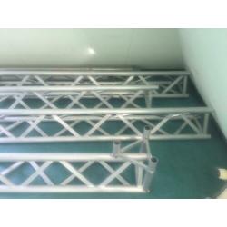 Trussen 3 en 4 meter te koop !!!