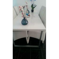 Wit lak Eettafel met 6 stoelen
