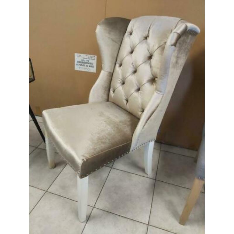 Showroom Richmond beige velvet eetkamer stoelen Daisy