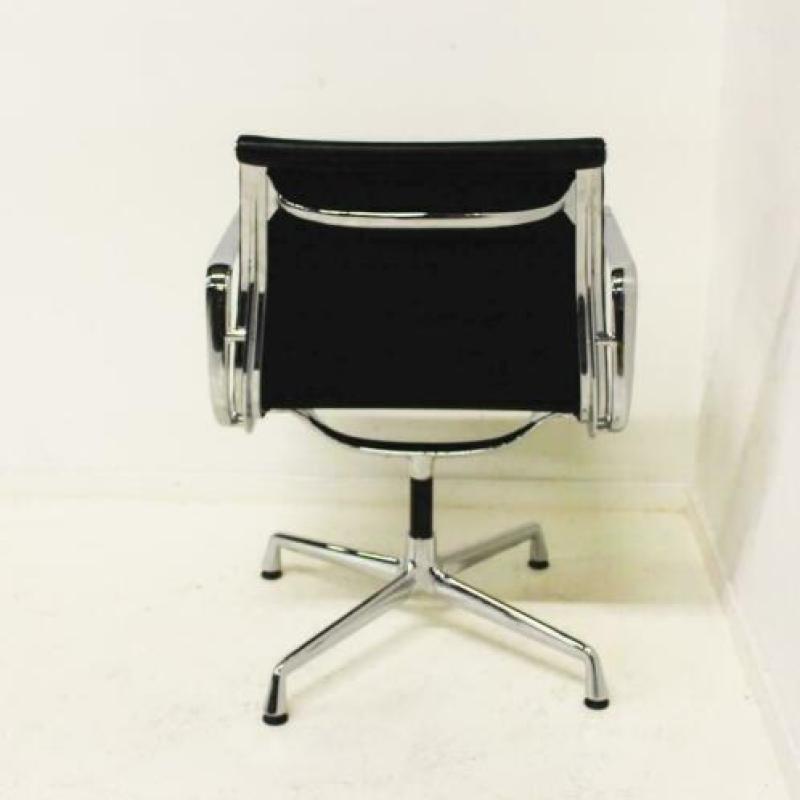 Vitra Eames EA 108 Vergaderstoelen, Design Stoelen Leer