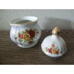 Roomstelletje met rozen in Engelse stijl