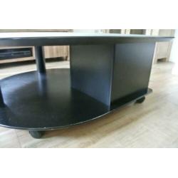 Groene salontafel rond met één hoek