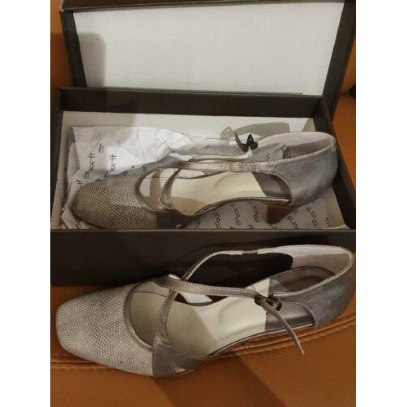 Lederen schoenen silver grijs maat 40, nooit gedragen