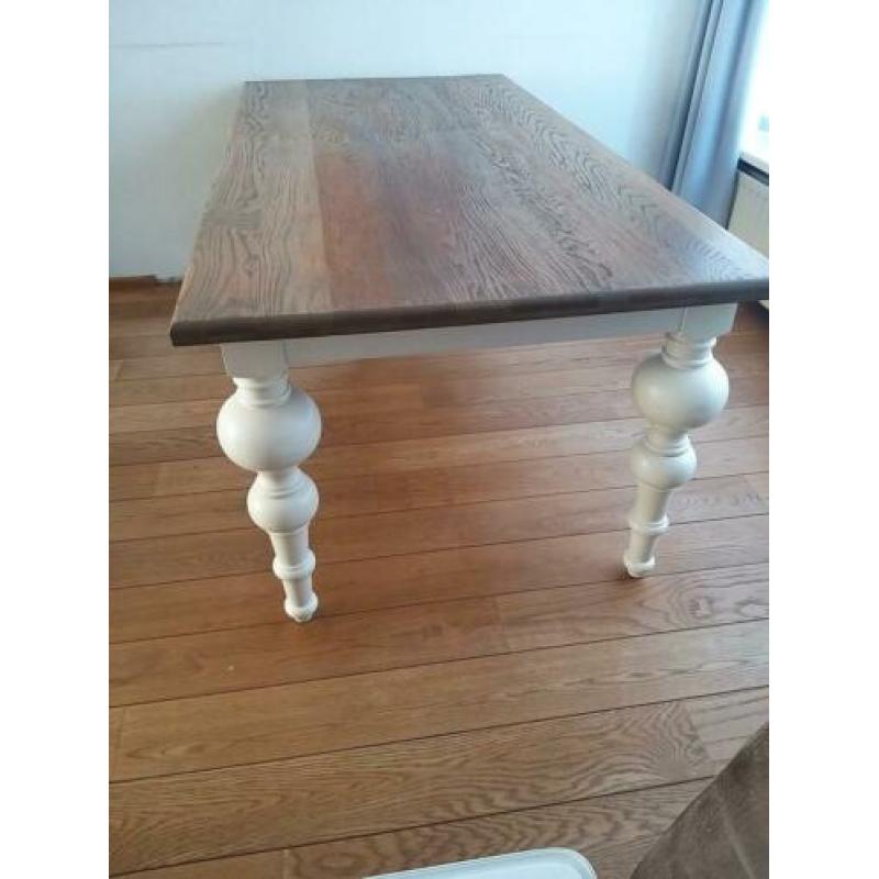 Eettafel met 6 stoelen