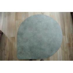 Groene salontafel rond met één hoek