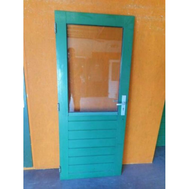 Diverse achter buitendeuren dubbelglas, ca. 83 x 201,5