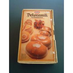 Bakvorm van dr. Oetker in originele doos.
