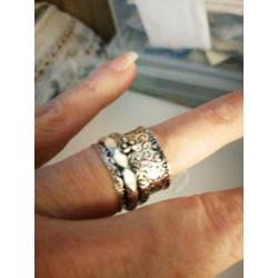 Prachtige handgemaakte 925z spinnerring met maansteen 16.5