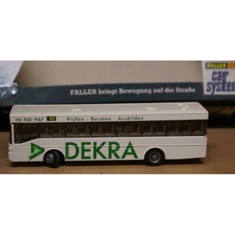 Faller stadsbus DEKRA 1 : 87