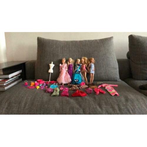 Barbie poppen + kleertjes en accessoires!