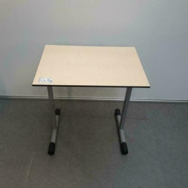 1x Zeer degelijke BRINK schooltafel - 75x70x50 cm - ahorn