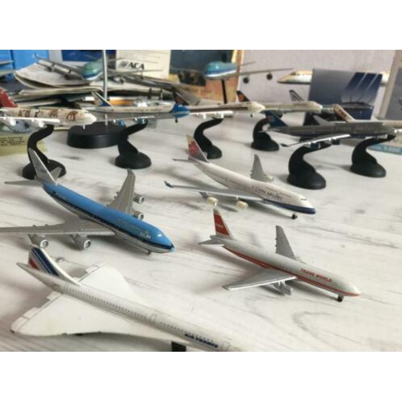 Complete vliegtuig collectie/schaalmodellen veelal Boeing747
