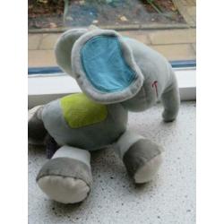 Olifant van Prenatal met witte manen meet ca 23 cm breed