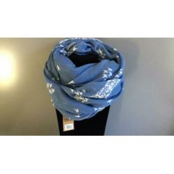 Nieuwe sjaal, blauw met witte vogels