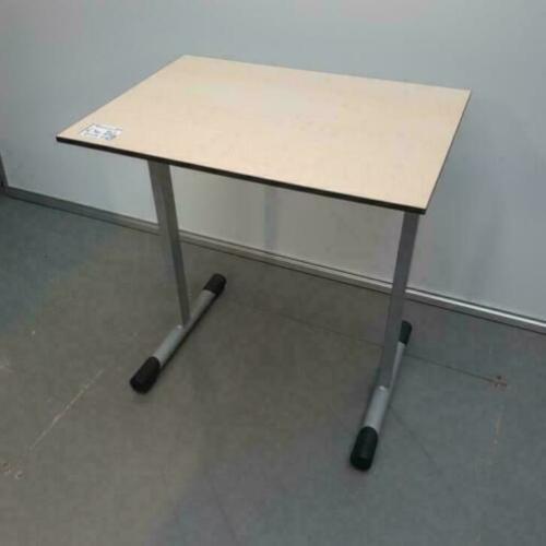 1x Zeer degelijke BRINK schooltafel - 75x70x50 cm - ahorn