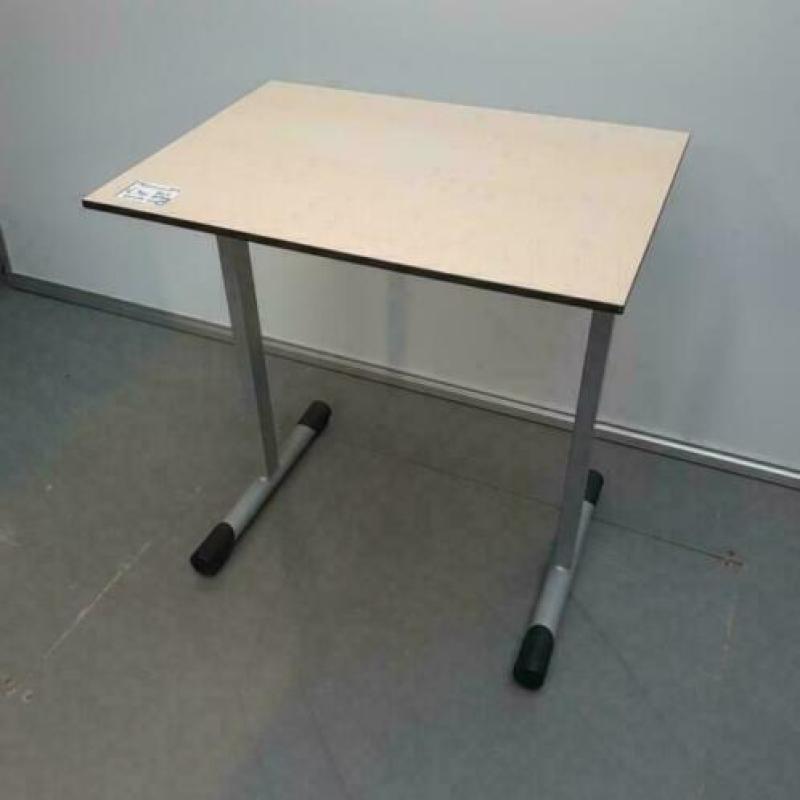 1x Zeer degelijke BRINK schooltafel - 75x70x50 cm - ahorn